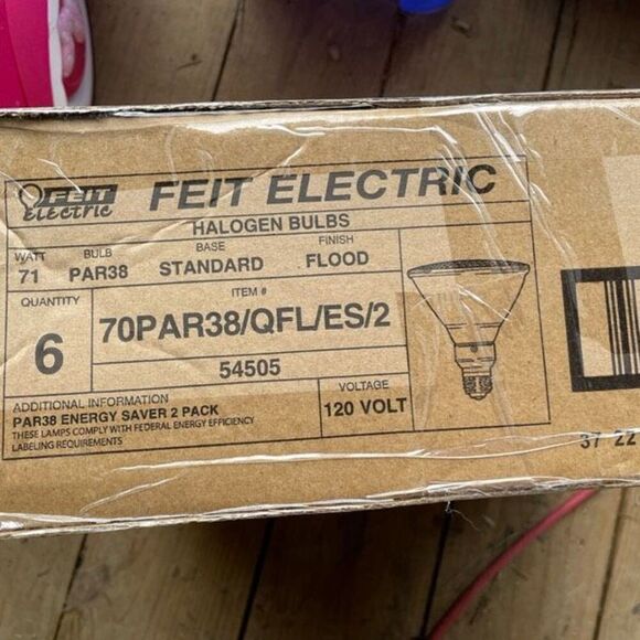 Brand New Feit Electric Halogen Bulbs Flood 71 Watt 120 Volt Lot of 6 - Picture 1 of 3